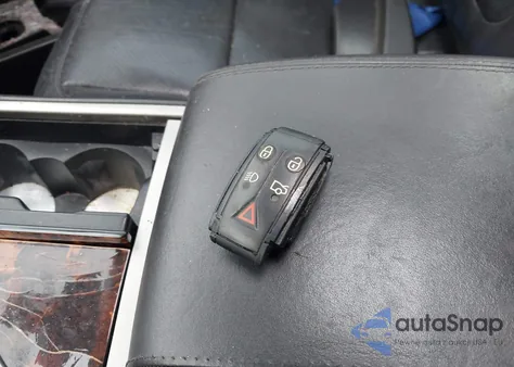 2010 Jaguar Xf Premium из США, поврежденный, VIN SAJWA0GB1ALR75705